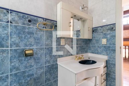 Casa à venda com 320m², 4 quartos e 5 vagasBanheiro 2