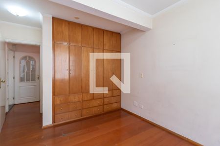 Casa à venda com 320m², 4 quartos e 5 vagasSuíte