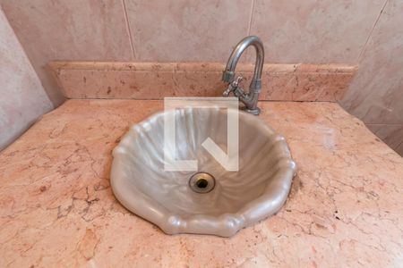 Casa à venda com 320m², 4 quartos e 5 vagasLavabo