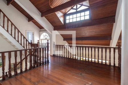 Casa à venda com 320m², 4 quartos e 5 vagasDeck