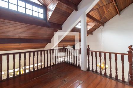 Casa à venda com 320m², 4 quartos e 5 vagasDeck