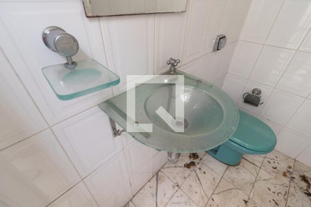 Casa à venda com 320m², 4 quartos e 5 vagasBanheiro 4