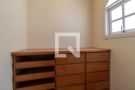 Casa à venda com 320m², 4 quartos e 5 vagasQuarto 1 - Closet