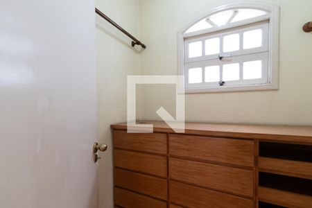 Casa à venda com 320m², 4 quartos e 5 vagasQuarto 2 - Closet