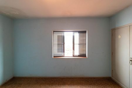 Casa à venda com 336m², 3 quartos e 6 vagas Casa à venda com 336m², 3 quartos e 6 vagasQuarto 01