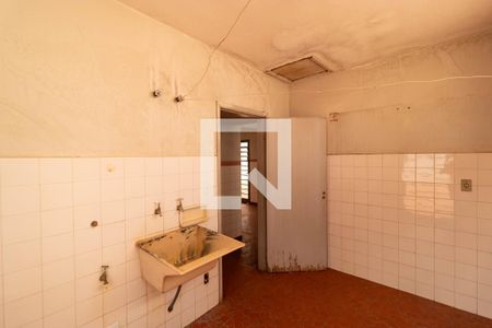 Casa à venda com 336m², 3 quartos e 6 vagas Casa à venda com 336m², 3 quartos e 6 vagasÁrea de Serviço