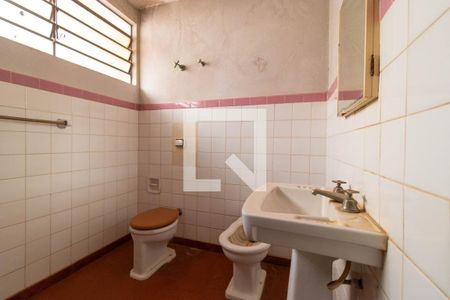 Casa à venda com 336m², 3 quartos e 6 vagas Casa à venda com 336m², 3 quartos e 6 vagasBanheiro da Suíte