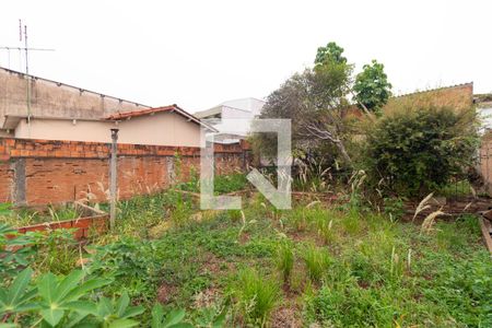 Casa à venda com 336m², 3 quartos e 6 vagas Casa à venda com 336m², 3 quartos e 6 vagasQuintal