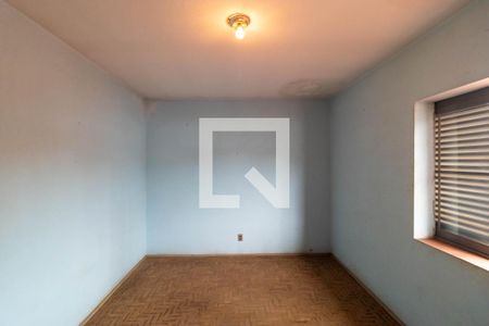 Casa à venda com 336m², 3 quartos e 6 vagas Casa à venda com 336m², 3 quartos e 6 vagasQuarto 01