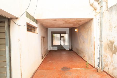 Casa à venda com 336m², 3 quartos e 6 vagas Casa à venda com 336m², 3 quartos e 6 vagasGaragem