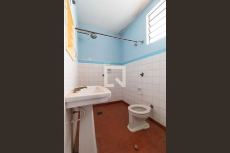 Casa à venda com 336m², 3 quartos e 6 vagas Casa à venda com 336m², 3 quartos e 6 vagasBanheiro