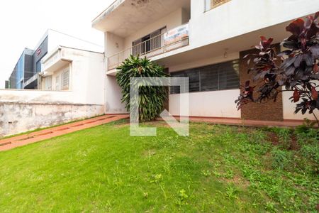 Casa à venda com 336m², 3 quartos e 6 vagas Casa à venda com 336m², 3 quartos e 6 vagasQuintal