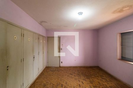 Casa à venda com 336m², 3 quartos e 6 vagas Casa à venda com 336m², 3 quartos e 6 vagasSuíte