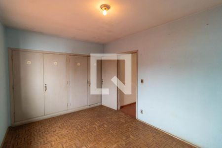 Casa à venda com 336m², 3 quartos e 6 vagas Casa à venda com 336m², 3 quartos e 6 vagasQuarto 01