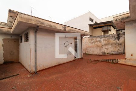 Casa à venda com 336m², 3 quartos e 6 vagas Casa à venda com 336m², 3 quartos e 6 vagasQuintal