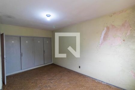 Casa à venda com 336m², 3 quartos e 6 vagas Casa à venda com 336m², 3 quartos e 6 vagasQuarto 02