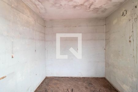 Casa à venda com 336m², 3 quartos e 6 vagas Casa à venda com 336m², 3 quartos e 6 vagasQuarto 01 (Edícula)