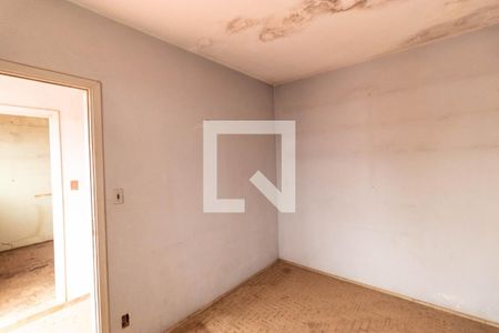 Casa à venda com 336m², 3 quartos e 6 vagas Casa à venda com 336m², 3 quartos e 6 vagasQuarto 02 (Edícula)