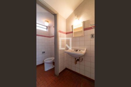 Casa à venda com 336m², 3 quartos e 6 vagas Casa à venda com 336m², 3 quartos e 6 vagasLavabo