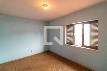 Casa à venda com 336m², 3 quartos e 6 vagas Casa à venda com 336m², 3 quartos e 6 vagasQuarto 01