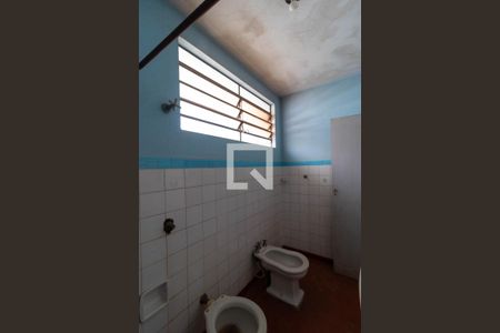 Casa à venda com 336m², 3 quartos e 6 vagas Casa à venda com 336m², 3 quartos e 6 vagasBanheiro