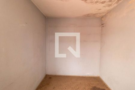 Casa à venda com 336m², 3 quartos e 6 vagas Casa à venda com 336m², 3 quartos e 6 vagasQuarto 02 (Edícula)