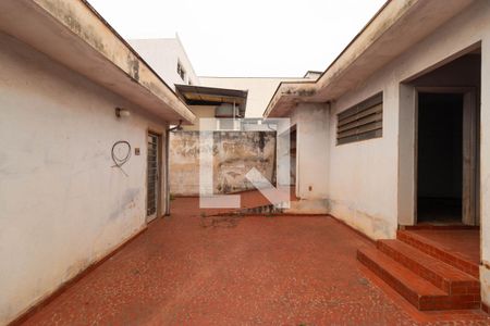 Casa à venda com 336m², 3 quartos e 6 vagas Casa à venda com 336m², 3 quartos e 6 vagasQuintal