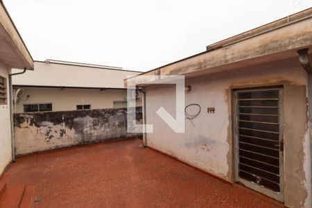 Casa à venda com 336m², 3 quartos e 6 vagas Casa à venda com 336m², 3 quartos e 6 vagasQuintal