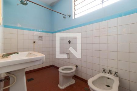 Casa à venda com 336m², 3 quartos e 6 vagas Casa à venda com 336m², 3 quartos e 6 vagasBanheiro