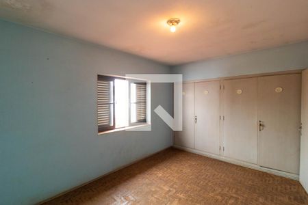 Casa à venda com 336m², 3 quartos e 6 vagas Casa à venda com 336m², 3 quartos e 6 vagasQuarto 01