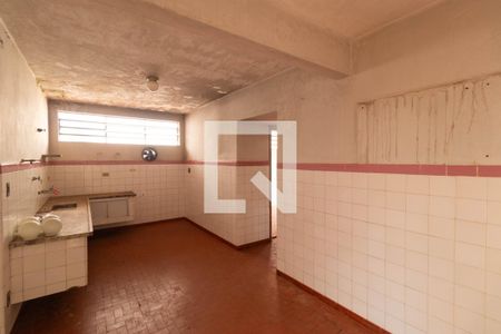 Casa à venda com 336m², 3 quartos e 6 vagas Casa à venda com 336m², 3 quartos e 6 vagasCozinha