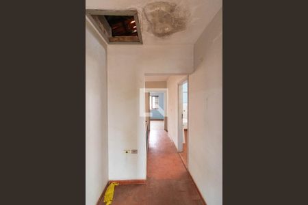 Casa à venda com 336m², 3 quartos e 6 vagas Casa à venda com 336m², 3 quartos e 6 vagasCorredor