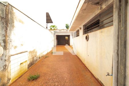 Casa à venda com 336m², 3 quartos e 6 vagas Casa à venda com 336m², 3 quartos e 6 vagasGaragem