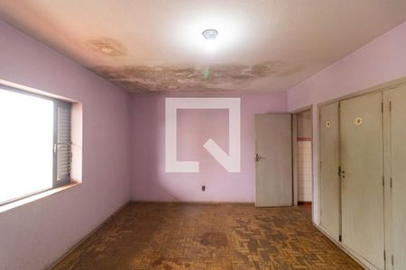 Casa à venda com 336m², 3 quartos e 6 vagas Casa à venda com 336m², 3 quartos e 6 vagasSuíte