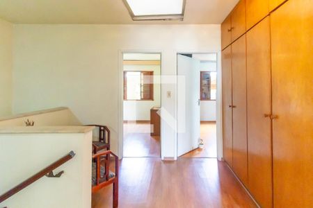 Casa à venda com 363m², 4 quartos e 4 vagasCorredor