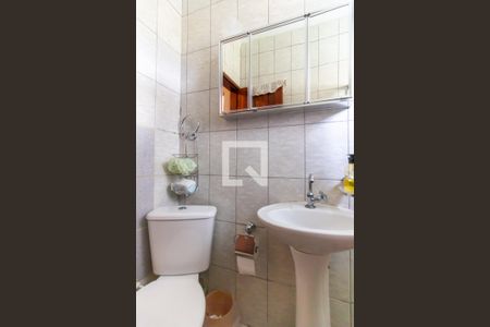 Casa à venda com 363m², 4 quartos e 4 vagasBanheiro da edícula