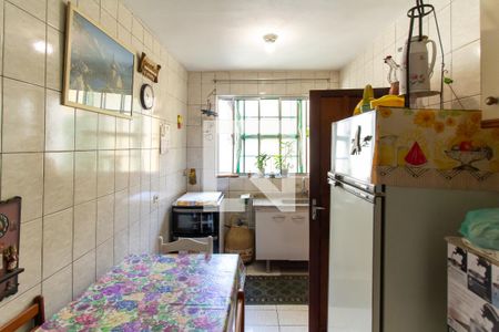 Casa à venda com 363m², 4 quartos e 4 vagasCozinha da edícula