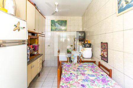 Casa à venda com 363m², 4 quartos e 4 vagasCozinha da edícula