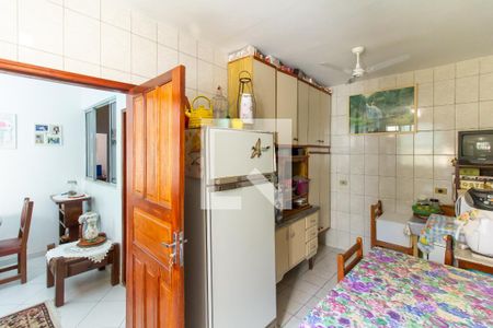Casa à venda com 363m², 4 quartos e 4 vagasCozinha da edícula