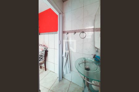 Casa à venda com 100m², 3 quartos e 1 vaga Casa à venda com 100m², 3 quartos e 1 vagaBanheiro Serviço