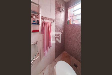 Casa à venda com 100m², 3 quartos e 1 vaga Casa à venda com 100m², 3 quartos e 1 vagaBanheiro Serviço