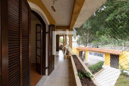 Casa à venda com 680m², 6 quartos e 7 vagas Casa à venda com 680m², 6 quartos e 7 vagasSacada Quartos