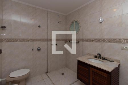 Casa à venda com 680m², 6 quartos e 7 vagas Casa à venda com 680m², 6 quartos e 7 vagasBanheiro da Suíte 4