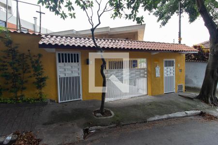 Casa à venda com 680m², 6 quartos e 7 vagas Casa à venda com 680m², 6 quartos e 7 vagasFachada
