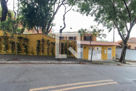 Casa à venda com 680m², 6 quartos e 7 vagas Casa à venda com 680m², 6 quartos e 7 vagasFachada