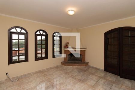 Casa à venda com 680m², 6 quartos e 7 vagas Casa à venda com 680m², 6 quartos e 7 vagasSala de Lareira
