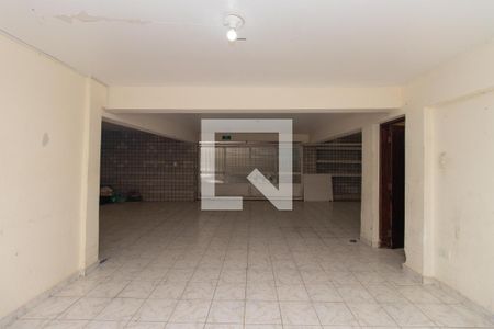 Casa à venda com 680m², 6 quartos e 7 vagas Casa à venda com 680m², 6 quartos e 7 vagasGaragem
