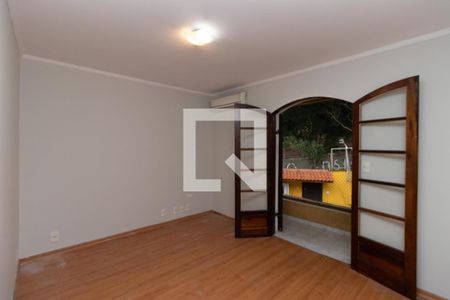 Casa à venda com 680m², 6 quartos e 7 vagas Casa à venda com 680m², 6 quartos e 7 vagasQuarto Suíte 2
