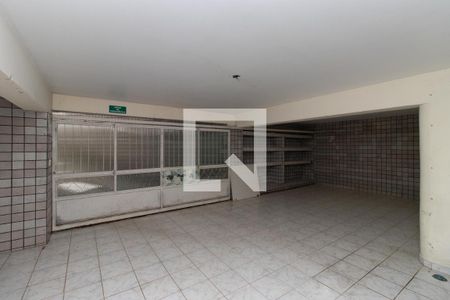 Casa à venda com 680m², 6 quartos e 7 vagas Casa à venda com 680m², 6 quartos e 7 vagasGaragem