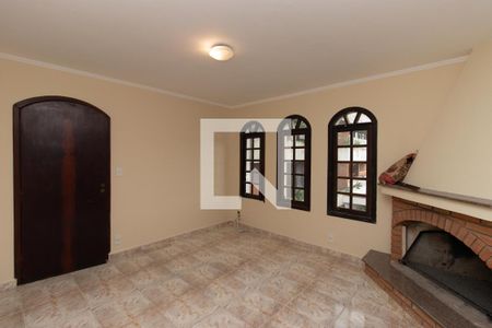 Casa à venda com 680m², 6 quartos e 7 vagas Casa à venda com 680m², 6 quartos e 7 vagasSala de Lareira